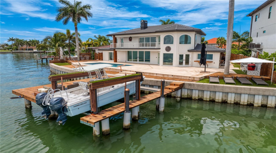 Belleair Beach, Florida 33786, 3 Bedroom Bedrooms, ,3 Bathroombathrooms,Residential,For Sale,Donato,0,Mfrtb8379196