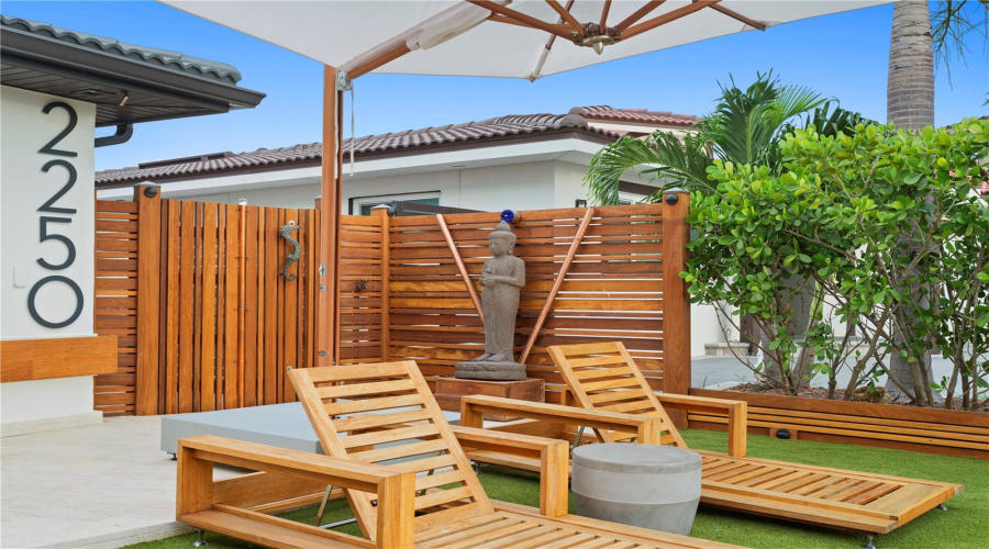Belleair Beach, Florida 33786, 3 Bedroom Bedrooms, ,3 Bathroombathrooms,Residential,For Sale,Donato,0,Mfrtb8379196