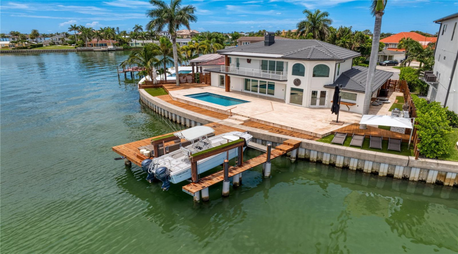 Belleair Beach, Florida 33786, 3 Bedroom Bedrooms, ,3 Bathroombathrooms,Residential,For Sale,Donato,0,Mfrtb8379196