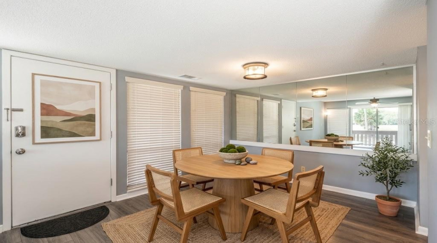 Virtually Stage-Dinette
