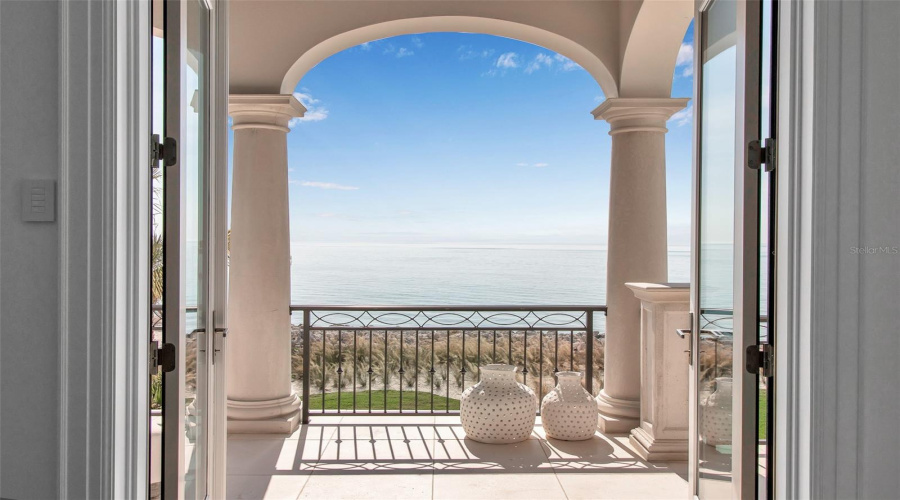 Sarasota, Florida 34242, 5 Bedroom Bedrooms, ,5 Bathroombathrooms,Residential,For Sale,Point Of Rocks,0,Mfra4673754
