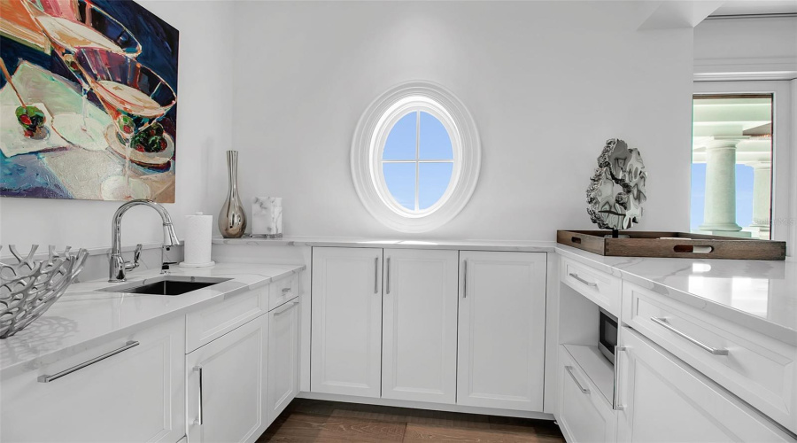 Sarasota, Florida 34242, 5 Bedroom Bedrooms, ,5 Bathroombathrooms,Residential,For Sale,Point Of Rocks,0,Mfra4673754