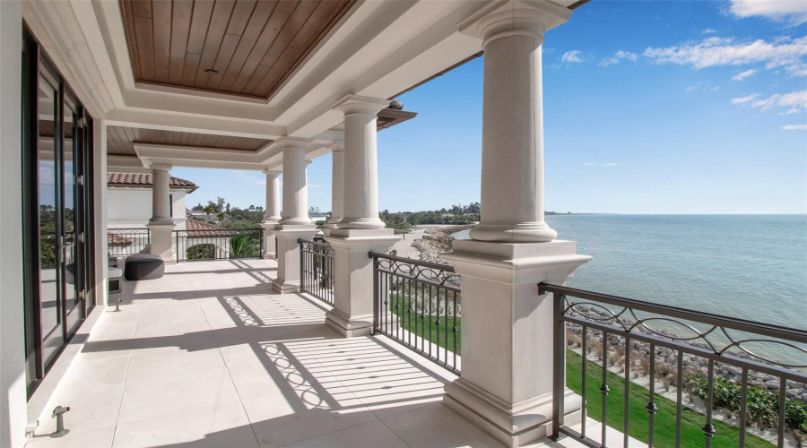 Sarasota, Florida 34242, 5 Bedroom Bedrooms, ,5 Bathroombathrooms,Residential,For Sale,Point Of Rocks,0,Mfra4673754