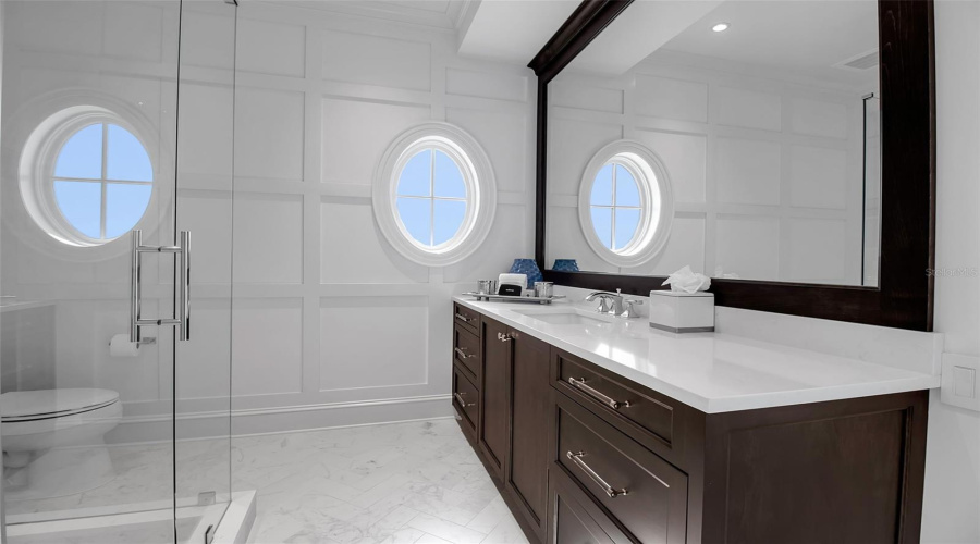 Sarasota, Florida 34242, 5 Bedroom Bedrooms, ,5 Bathroombathrooms,Residential,For Sale,Point Of Rocks,0,Mfra4673754