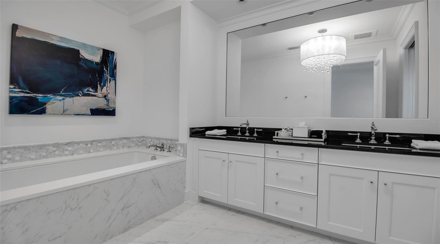 Sarasota, Florida 34242, 5 Bedroom Bedrooms, ,5 Bathroombathrooms,Residential,For Sale,Point Of Rocks,0,Mfra4673754