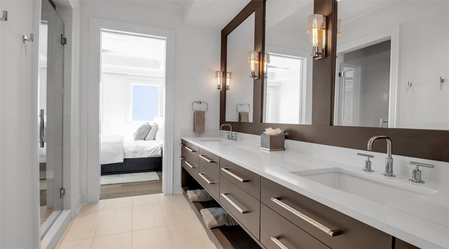 Sarasota, Florida 34242, 5 Bedroom Bedrooms, ,5 Bathroombathrooms,Residential,For Sale,Point Of Rocks,0,Mfra4673754