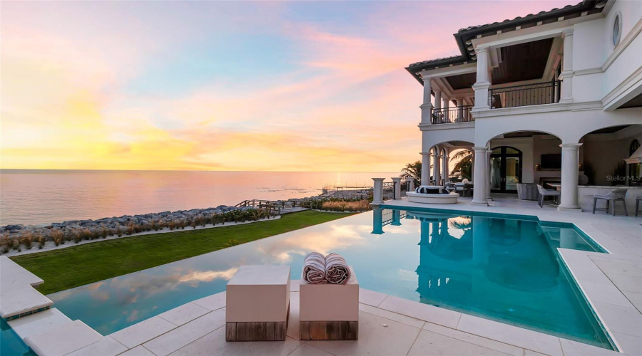 Sarasota, Florida 34242, 5 Bedroom Bedrooms, ,5 Bathroombathrooms,Residential,For Sale,Point Of Rocks,0,Mfra4673754