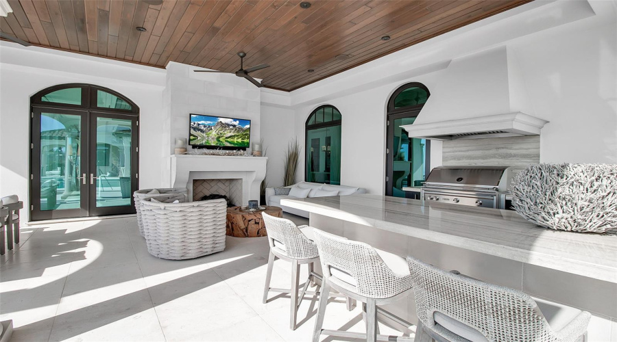 Sarasota, Florida 34242, 5 Bedroom Bedrooms, ,5 Bathroombathrooms,Residential,For Sale,Point Of Rocks,0,Mfra4673754