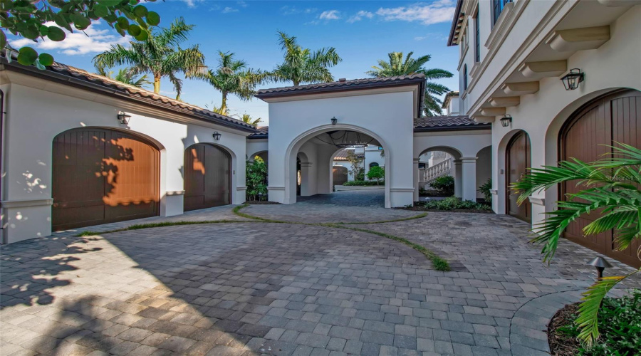 Sarasota, Florida 34242, 5 Bedroom Bedrooms, ,5 Bathroombathrooms,Residential,For Sale,Point Of Rocks,0,Mfra4673754