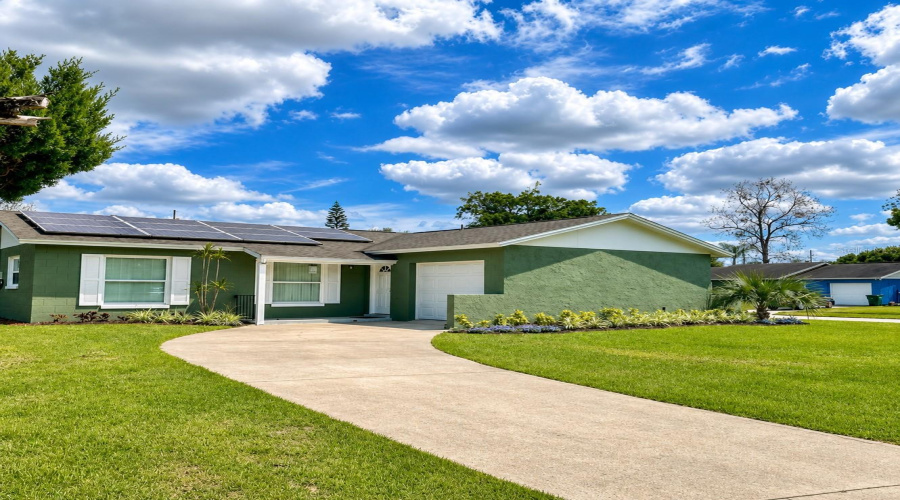 Longwood, Florida 32750, 4 Bedroom Bedrooms, ,3 Bathroombathrooms,Residential,For Sale,West,0,Mfro6394329