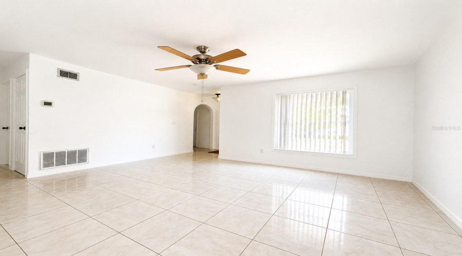Longwood, Florida 32750, 4 Bedroom Bedrooms, ,3 Bathroombathrooms,Residential,For Sale,West,0,Mfro6394329