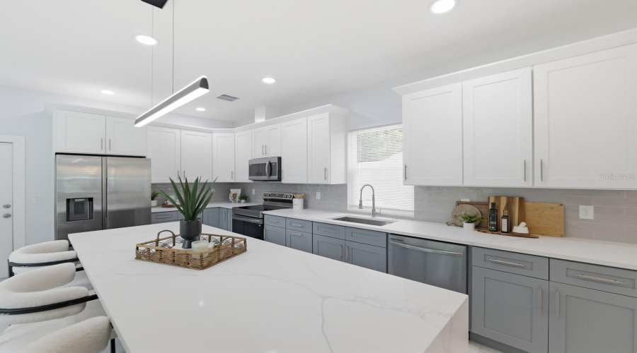 Tampa, Florida 33604, 4 Bedroom Bedrooms, ,3 Bathroombathrooms,Residential,For Sale,Dakota,0,Mfrtb8525332