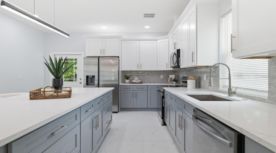 Tampa, Florida 33604, 4 Bedroom Bedrooms, ,3 Bathroombathrooms,Residential,For Sale,Dakota,0,Mfrtb8525332