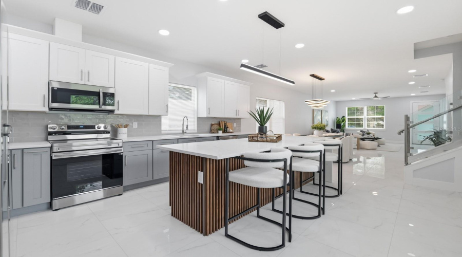 Tampa, Florida 33604, 4 Bedroom Bedrooms, ,3 Bathroombathrooms,Residential,For Sale,Dakota,0,Mfrtb8525332