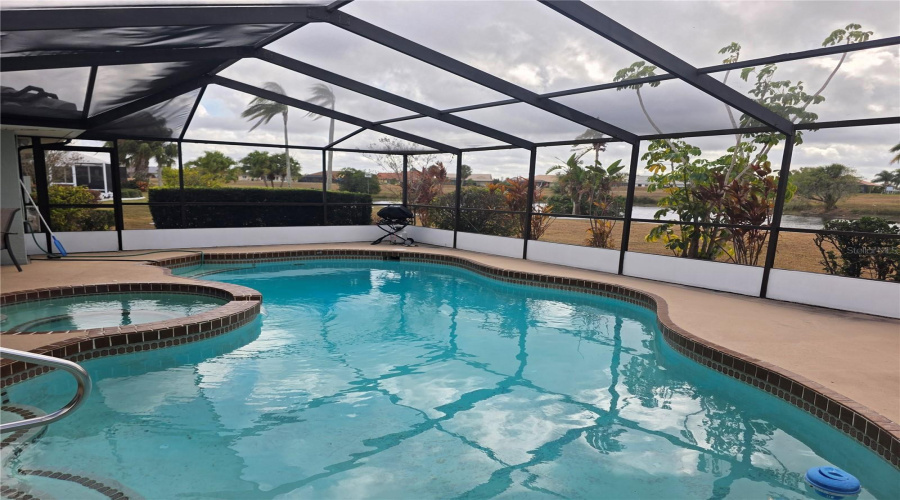 Sun City Center, Florida 33573, 3 Bedroom Bedrooms, ,2 Bathroombathrooms,Residential,For Sale,New Bedford,0,Mfrtb8452460