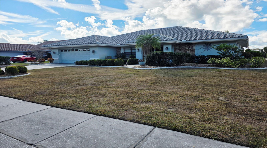 Sun City Center, Florida 33573, 3 Bedroom Bedrooms, ,2 Bathroombathrooms,Residential,For Sale,New Bedford,0,Mfrtb8452460