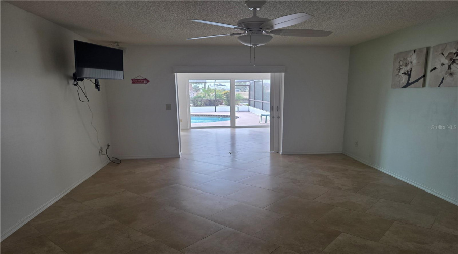 Sun City Center, Florida 33573, 3 Bedroom Bedrooms, ,2 Bathroombathrooms,Residential,For Sale,New Bedford,0,Mfrtb8452460