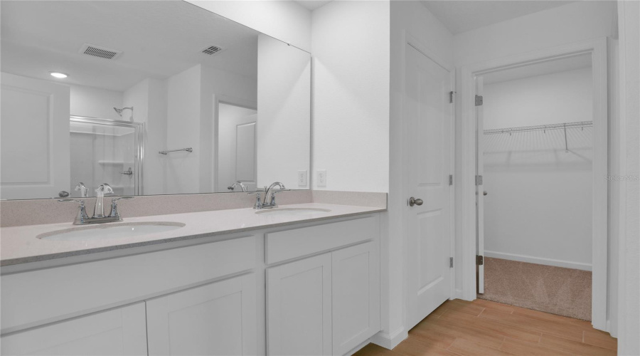 Dundee, Florida 33838, 4 Bedroom Bedrooms, ,3 Bathroombathrooms,Residential,For Sale,Lake Dell,0,Mfrs5127914