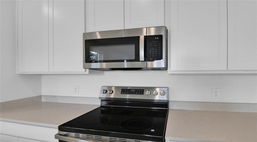 Dundee, Florida 33838, 4 Bedroom Bedrooms, ,3 Bathroombathrooms,Residential,For Sale,Lake Dell,0,Mfrs5127914