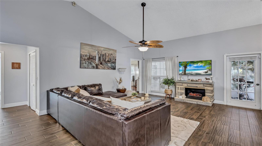 Tarpon Springs, Florida 34689, 4 Bedroom Bedrooms, ,2 Bathroombathrooms,Residential,For Sale,Countrywood,0,Mfrtb8488914