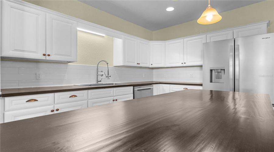 Cross City, Florida 32628, 6 Bedroom Bedrooms, ,4 Bathroombathrooms,Residential,For Sale,300Th,0,Mfrw7888812