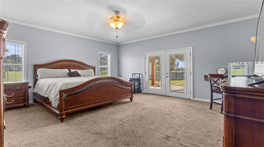 Master Bedroom With En Suite Bath