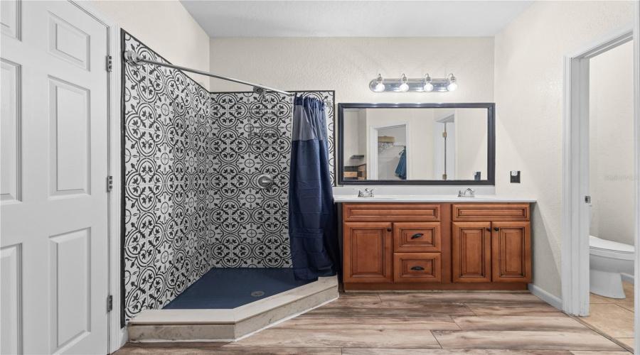 Corner Shower