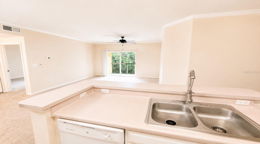 Tampa, Florida 33624, 2 Bedroom Bedrooms, ,2 Bathroombathrooms,Residential,For Sale,Pinnacle Heights,0,Mfrtb8542198