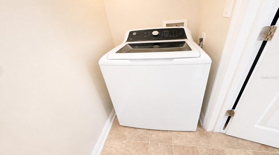 Tampa, Florida 33624, 2 Bedroom Bedrooms, ,2 Bathroombathrooms,Residential,For Sale,Pinnacle Heights,0,Mfrtb8542198