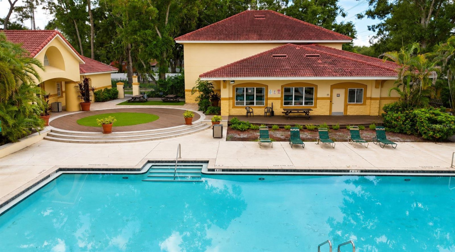 Tampa, Florida 33624, 2 Bedroom Bedrooms, ,2 Bathroombathrooms,Residential,For Sale,Pinnacle Heights,0,Mfrtb8542198