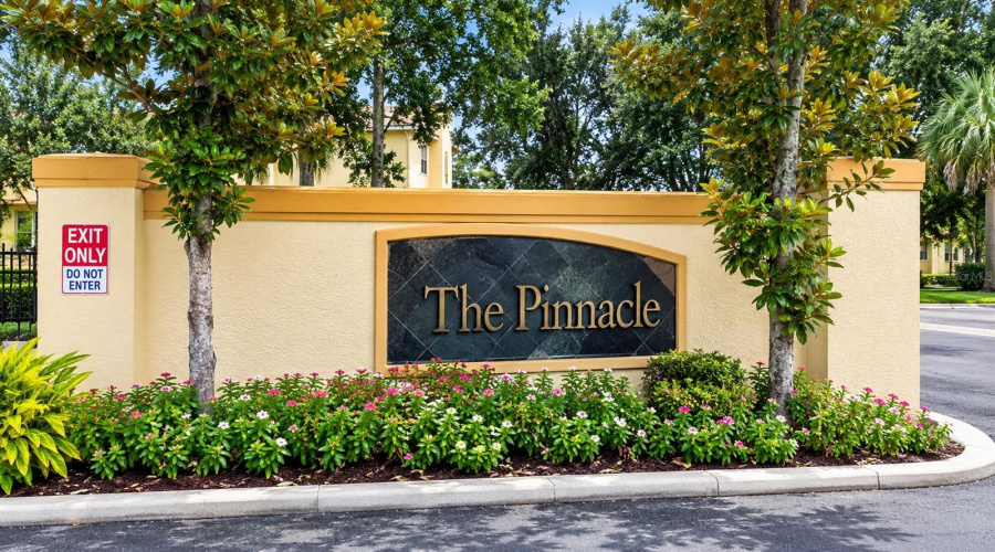 Tampa, Florida 33624, 2 Bedroom Bedrooms, ,2 Bathroombathrooms,Residential,For Sale,Pinnacle Heights,0,Mfrtb8542198