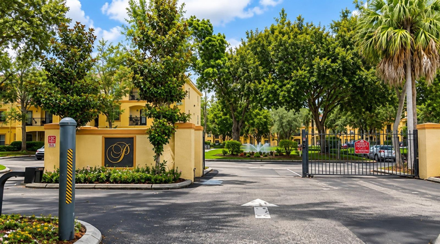 Tampa, Florida 33624, 2 Bedroom Bedrooms, ,2 Bathroombathrooms,Residential,For Sale,Pinnacle Heights,0,Mfrtb8542198