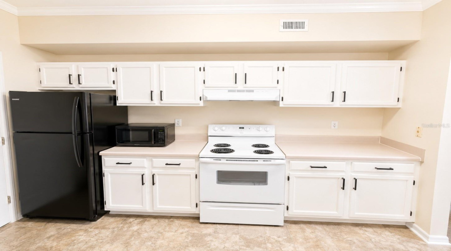 Tampa, Florida 33624, 2 Bedroom Bedrooms, ,2 Bathroombathrooms,Residential,For Sale,Pinnacle Heights,0,Mfrtb8542198