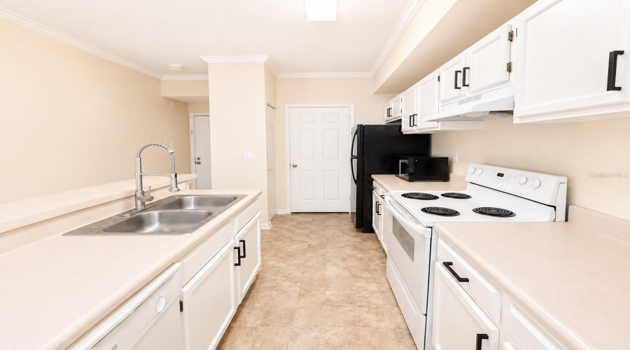 Tampa, Florida 33624, 2 Bedroom Bedrooms, ,2 Bathroombathrooms,Residential,For Sale,Pinnacle Heights,0,Mfrtb8542198