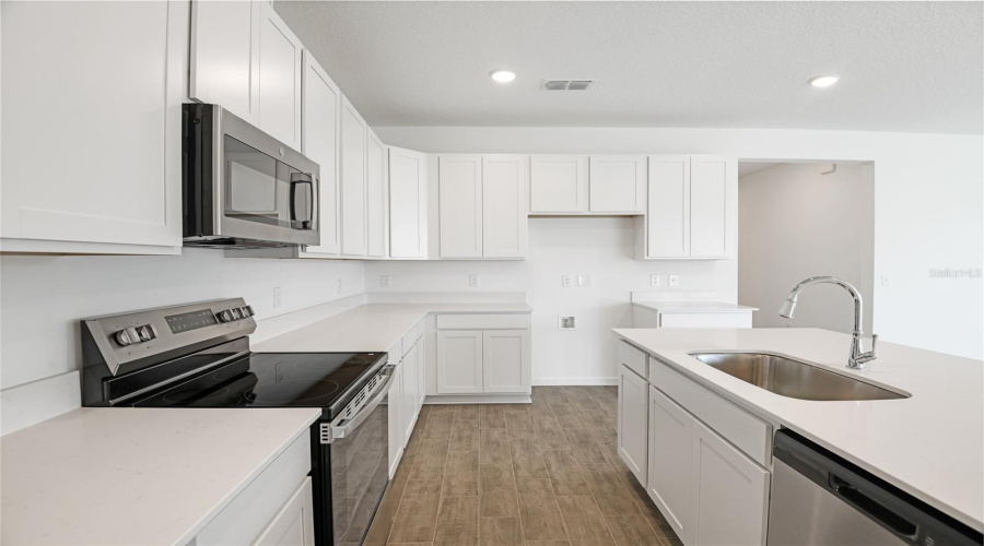 Deland, Florida 32720, 4 Bedroom Bedrooms, ,3 Bathroombathrooms,Residential,For Sale,Carnelian,0,Mfrs5127952