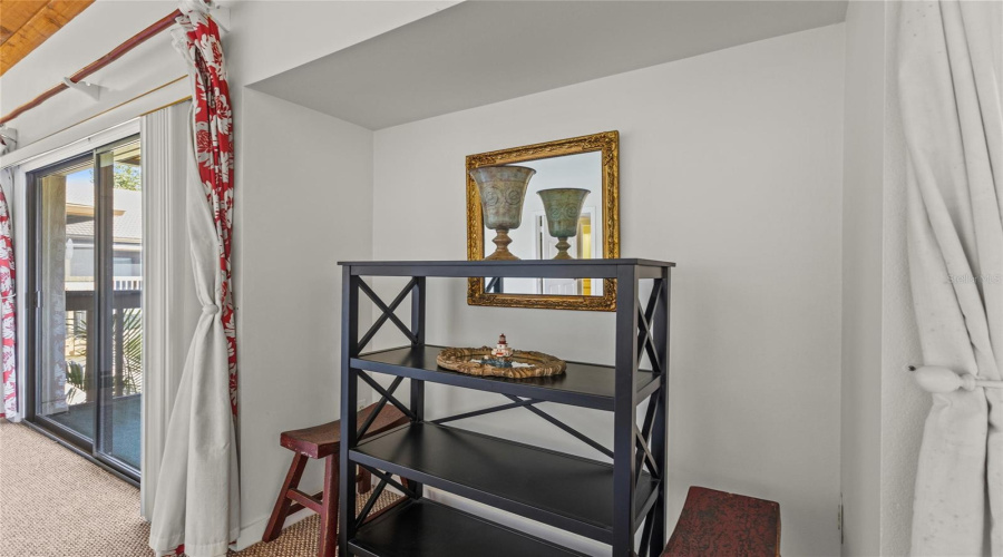 Sarasota, Florida 34235, 2 Bedroom Bedrooms, ,2 Bathroombathrooms,Residential,For Sale,Willow,0,Mfra4691560