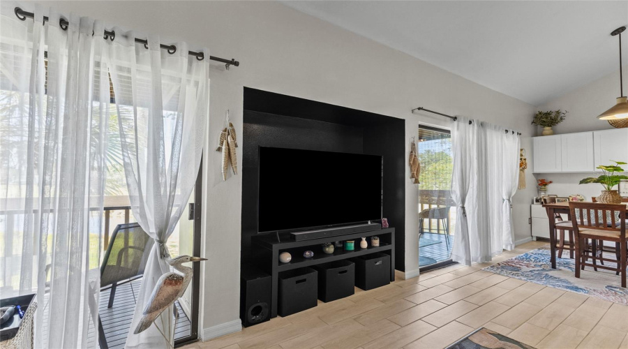 Sarasota, Florida 34235, 2 Bedroom Bedrooms, ,2 Bathroombathrooms,Residential,For Sale,Willow,0,Mfra4691560