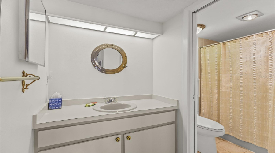 Sarasota, Florida 34235, 2 Bedroom Bedrooms, ,2 Bathroombathrooms,Residential,For Sale,Willow,0,Mfra4691560