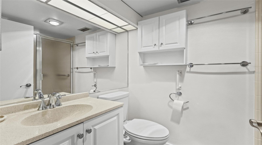 Sarasota, Florida 34235, 2 Bedroom Bedrooms, ,2 Bathroombathrooms,Residential,For Sale,Willow,0,Mfra4691560