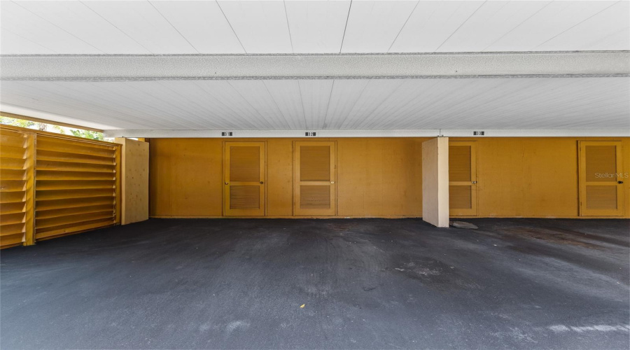 Sarasota, Florida 34235, 2 Bedroom Bedrooms, ,2 Bathroombathrooms,Residential,For Sale,Willow,0,Mfra4691560