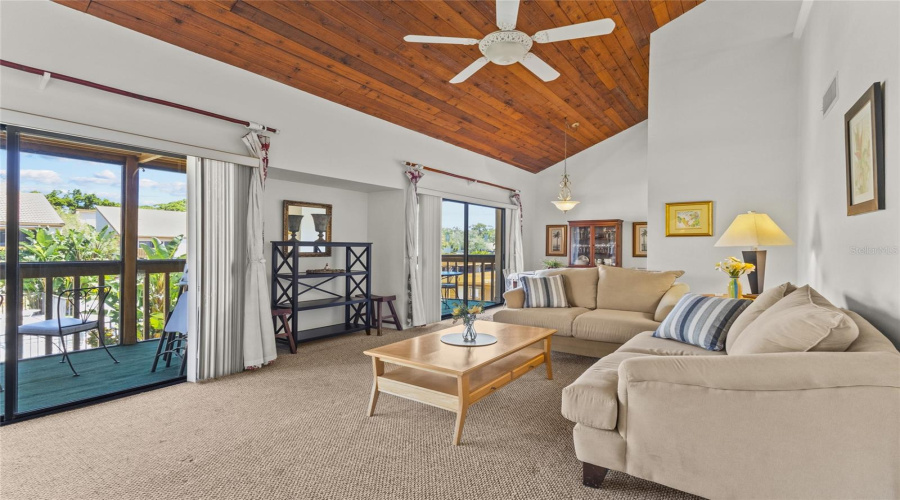 Sarasota, Florida 34235, 2 Bedroom Bedrooms, ,2 Bathroombathrooms,Residential,For Sale,Willow,0,Mfra4691560