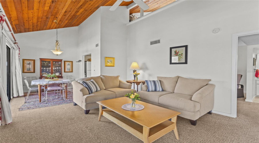 Sarasota, Florida 34235, 2 Bedroom Bedrooms, ,2 Bathroombathrooms,Residential,For Sale,Willow,0,Mfra4691560