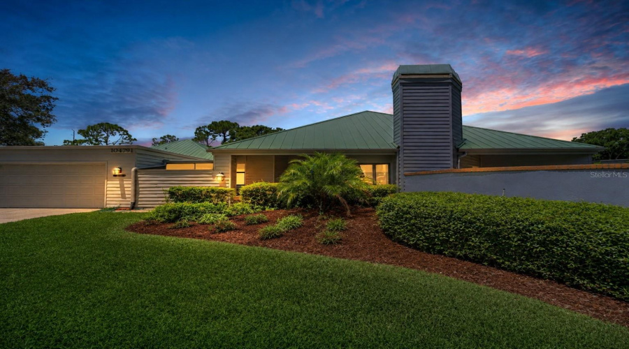 1 0 4 7 9 Longwood Drive Welcomes You!
