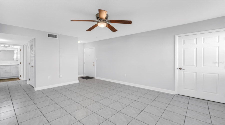 South Pasadena, Florida 33707, 1 Bedroom Bedrooms, ,1 Bathroombathrooms,Residential,For Sale,Sunset,0,Mfrtb8508980