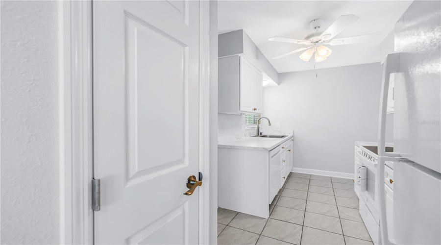 South Pasadena, Florida 33707, 1 Bedroom Bedrooms, ,1 Bathroombathrooms,Residential,For Sale,Sunset,0,Mfrtb8508980