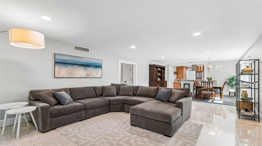 Belleair, Florida 33756, 3 Bedroom Bedrooms, ,3 Bathroombathrooms,Residential,For Sale,Eagles Nest,0,Mfrtb8521815