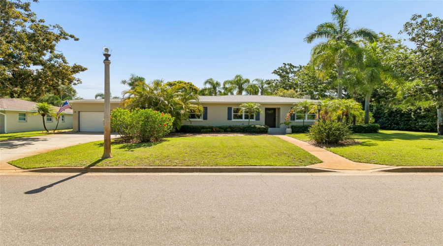 Belleair, Florida 33756, 3 Bedroom Bedrooms, ,3 Bathroombathrooms,Residential,For Sale,Eagles Nest,0,Mfrtb8521815