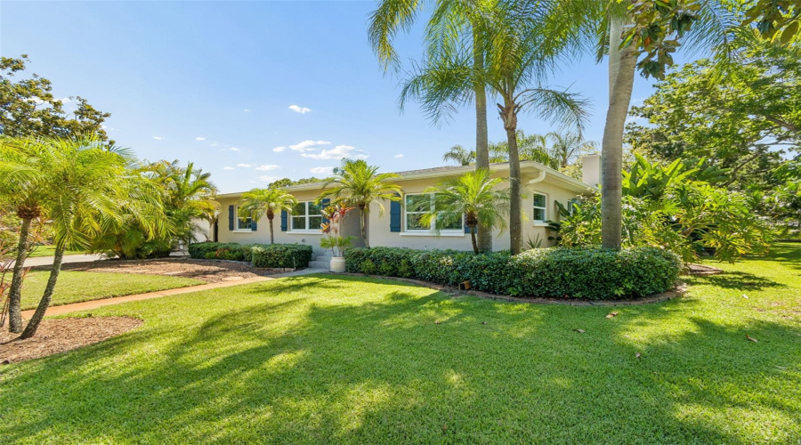 Belleair, Florida 33756, 3 Bedroom Bedrooms, ,3 Bathroombathrooms,Residential,For Sale,Eagles Nest,0,Mfrtb8521815