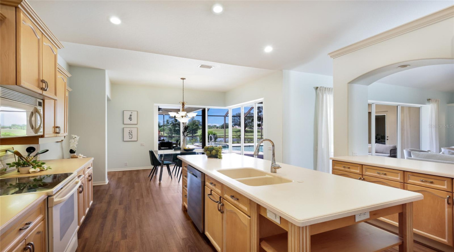 Lakewood Ranch, Florida 34202, 3 Bedroom Bedrooms, ,3 Bathroombathrooms,Residential,For Sale,Ashland,0,Mfra4702562