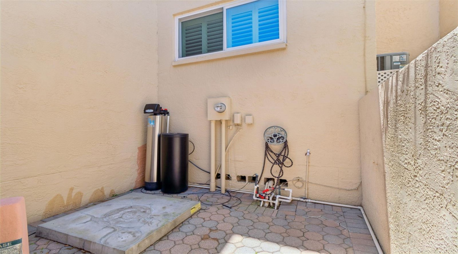 St Petersburg, Florida 33715, 4 Bedroom Bedrooms, ,3 Bathroombathrooms,Residential,For Sale,Pinellas Bayway,0,Mfrtb8505494